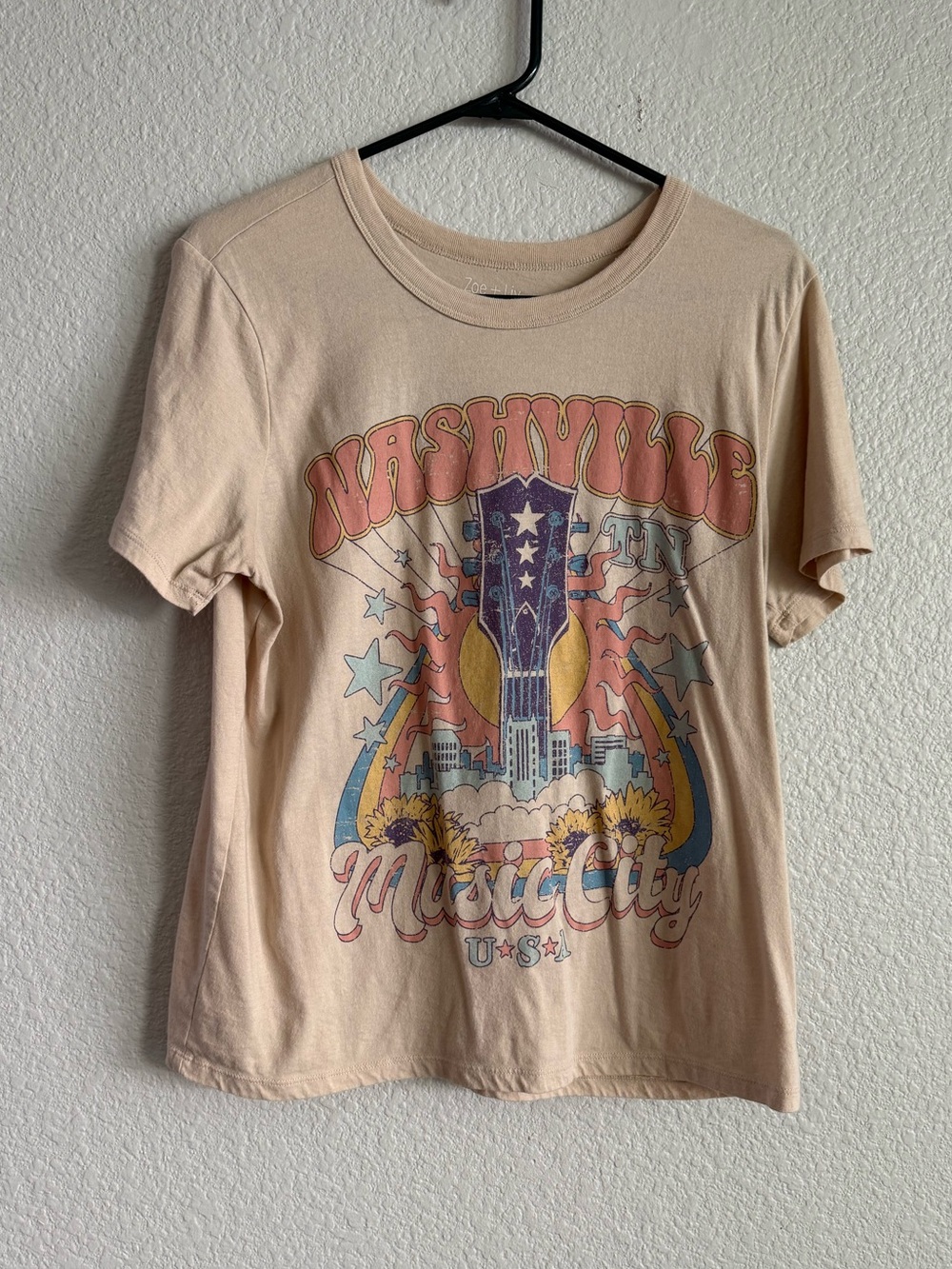 Vintage-Inspired Nashville Music City Graphic Tee - Cream size large